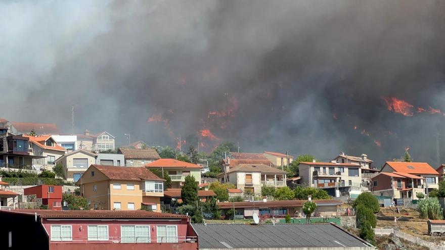 Así avanza el incendio de Moaña que arde en la parroquia de Meira