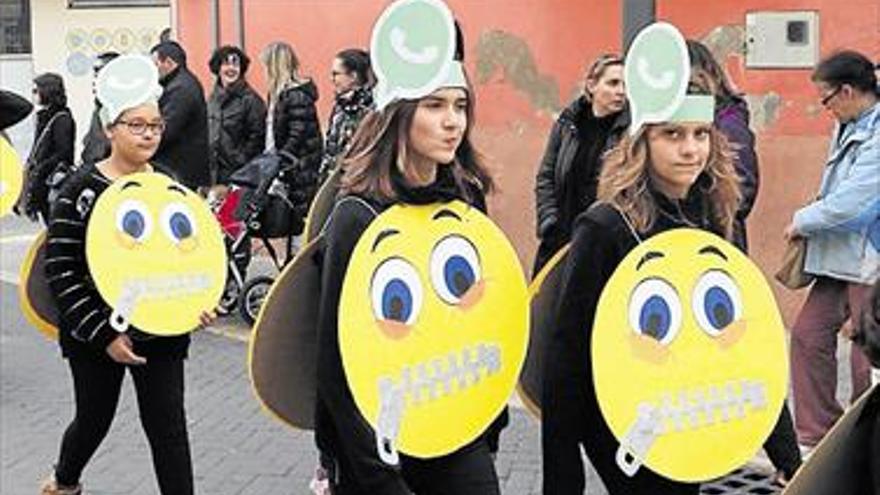 La fiesta se desata en Alcalà con la llegada de Don Carnal