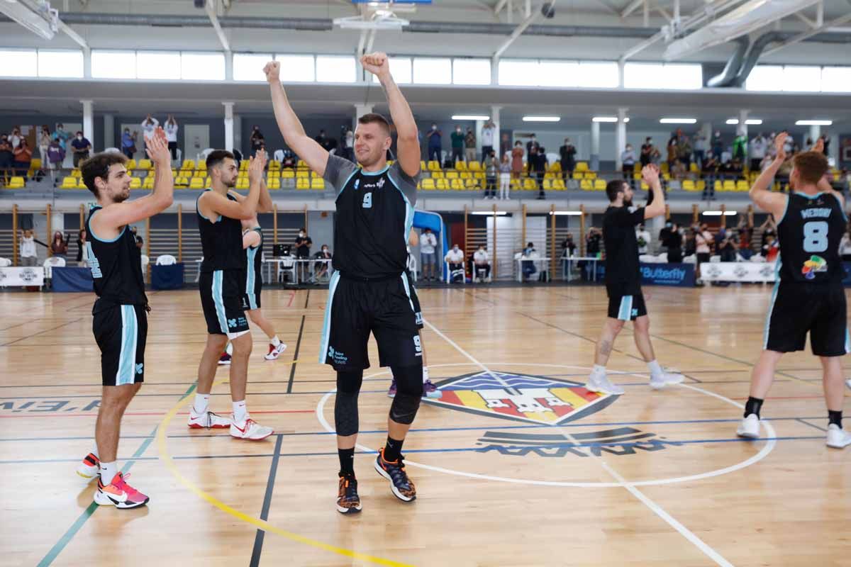 El CB Sant Antoni se ha clasificado para disputar la fase de ascenso a la LEB Plata, tras ganar en el partido decisivo al BBA Castelldefels por 95-67