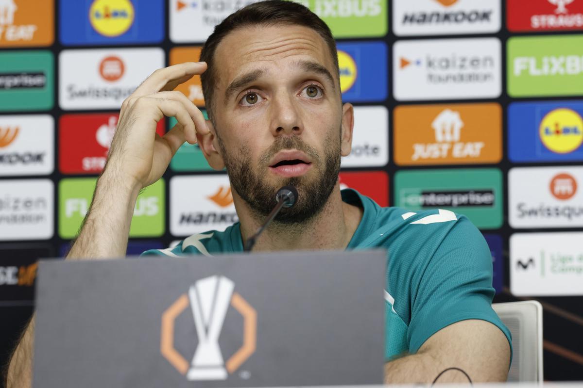 Pau López, durante la rueda de prensa previa del Betis-Panathinaikos de Europa League