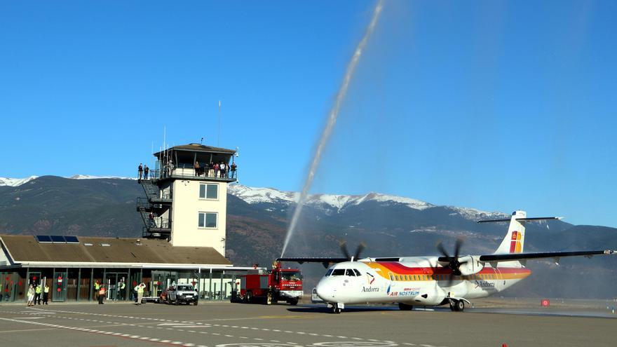 El primer vol regular entre Andorra-la Seu i Madrid, aquest divendres