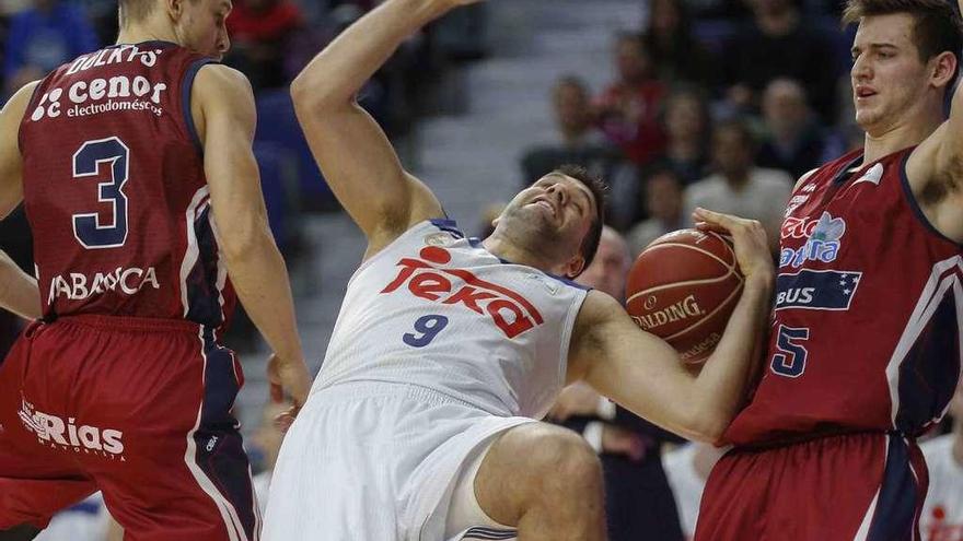 Nocioni y Carroll liquidan al Obradoiro