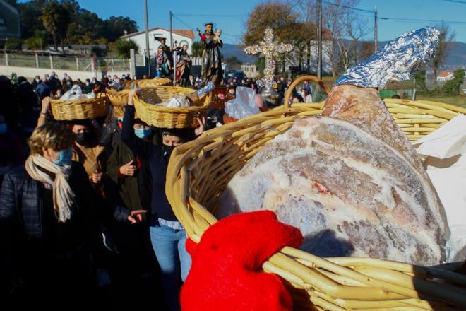 Con los Santos y los lacones a cuestas en Valga