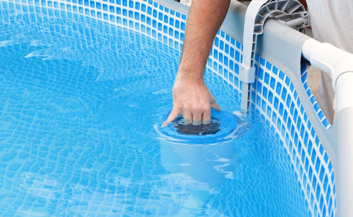 Trucos y consejos para limpiar a fondo una piscina hinchable