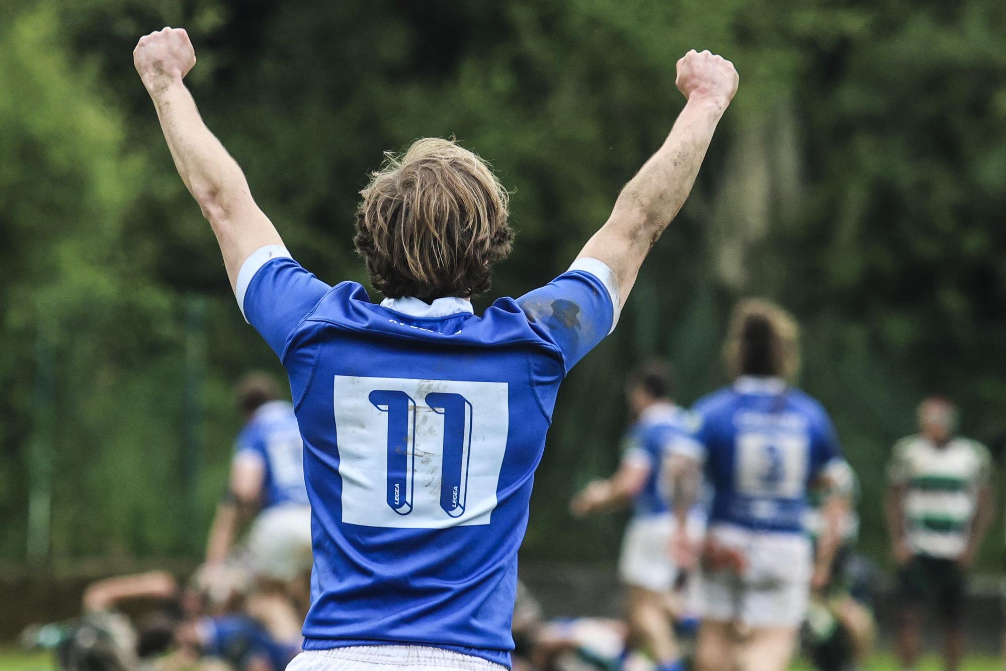 Fiesta del Real Oviedo Rugby tras ascender a División de Honor B