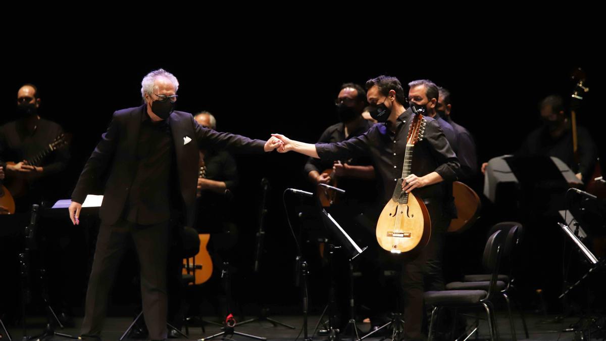 Quinta jornada del Festival de la Guitarra: Mariza, José Antonio Rodríguez y Paco Serrano con la Orquesta de Plectro