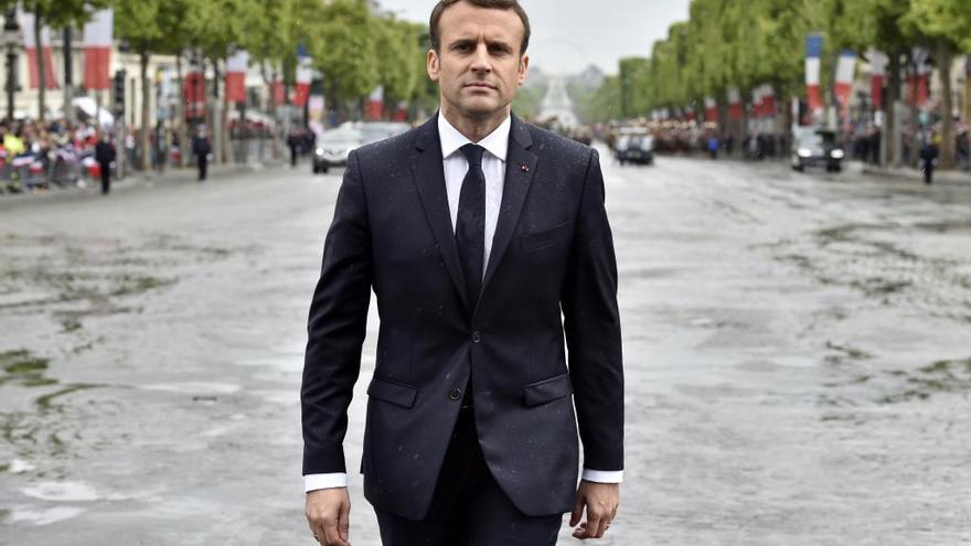 Macron, arribant a l&#039;Arc de Triomf.