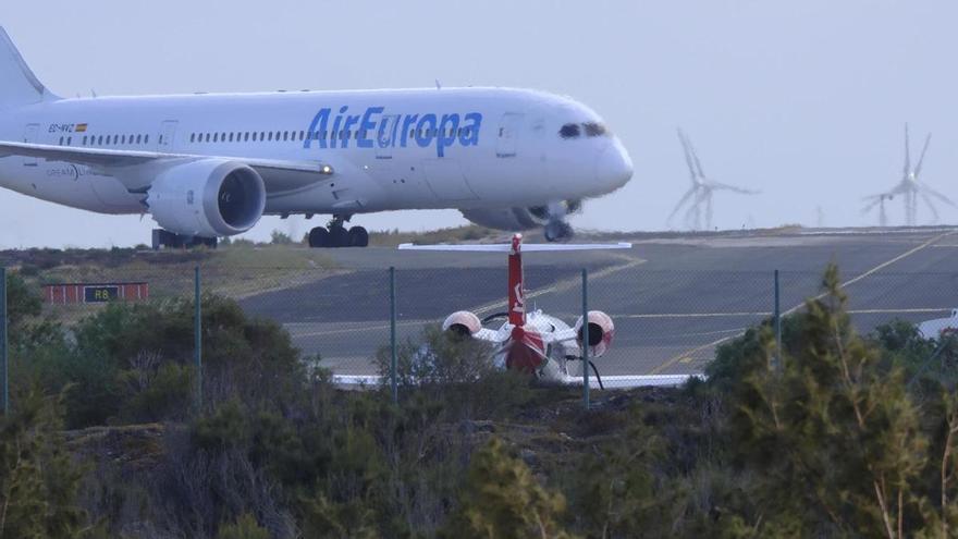 El Gobierno de España evita trasladar el avión de Gran Canaria a Málaga con el paciente con hantavirus para ahorrarse un conflicto institucional y electoral en Andalucía