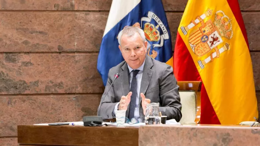Coronavirus en Canarias |Sebastián Franquis informa sobre la ayuda para reactivar al transporte frente a la crisis sanitaria