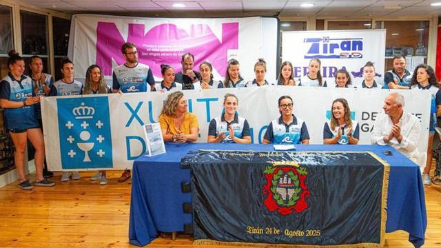 El acto de este martes en la sede de Tirán Pereira. |  Pedro Mina