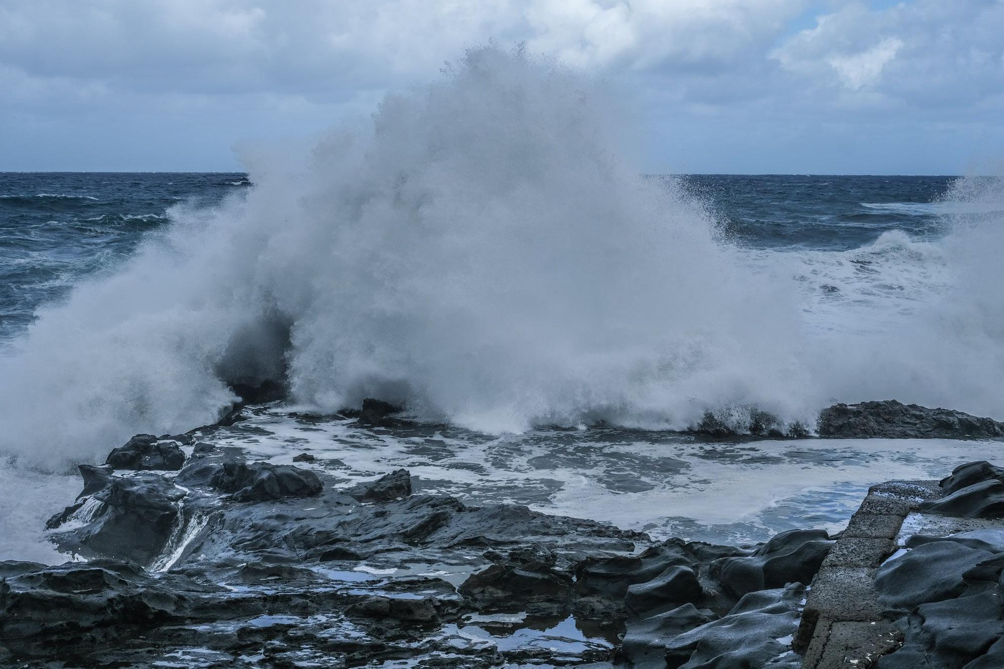 La borrasca Celia deja un temporal de viento y mar en Gran Canaria (14/02/2022)