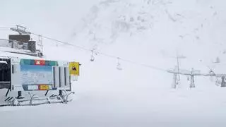 Todas las estaciones de esquí del Pirineo aragonés inaugurarán este sábado la temporada