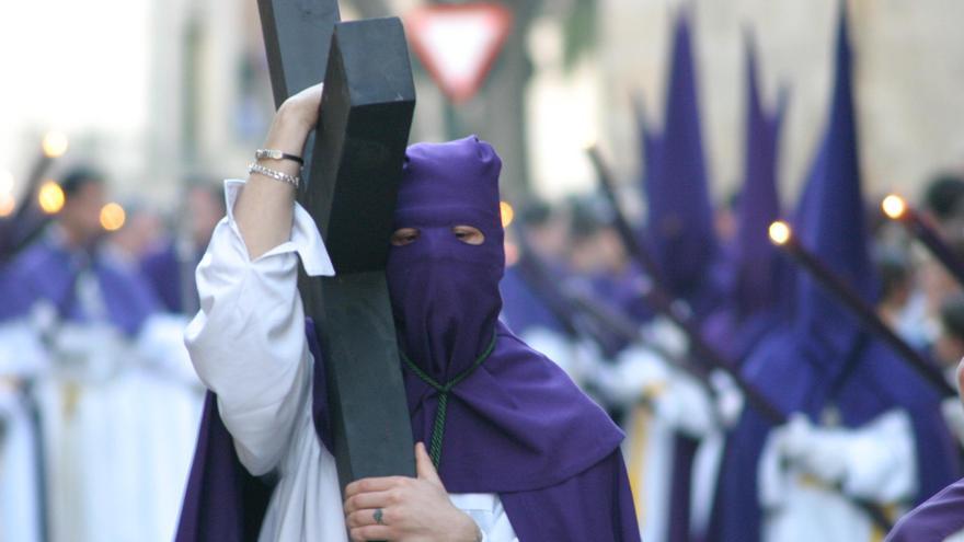 Cáceres procesiona hasta Alcalá
