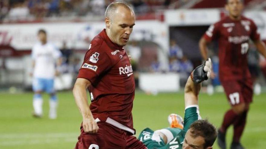 VÍDEO | Iniesta s&#039;estrena al Japó amb un gol sublim