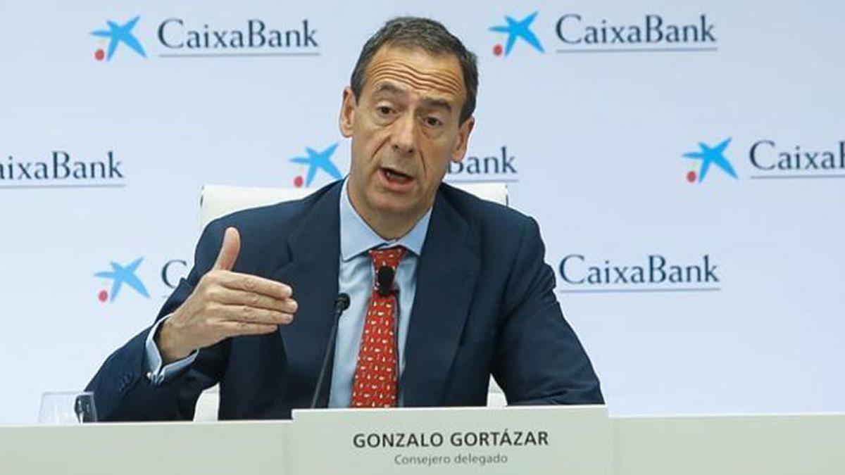 Gonzalo Gortázar, en la sede de CaixaBank en València, esta mañana.