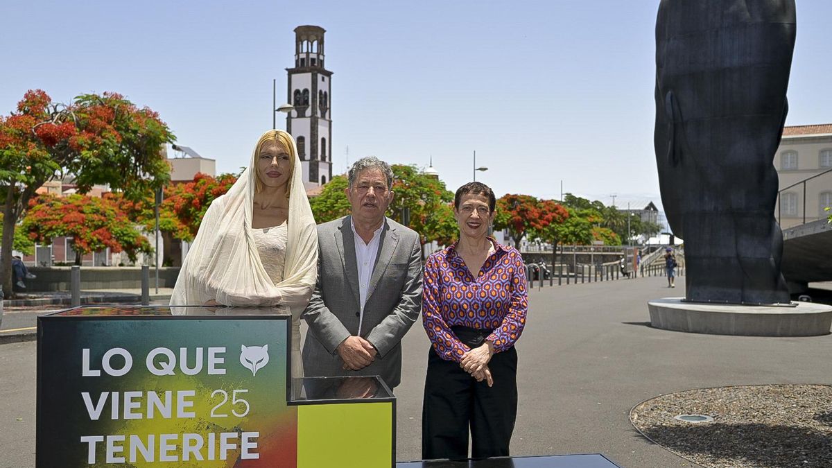 Samantha Hudson, Lores y María Guerra, en Tenerife