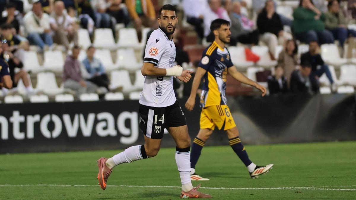 Sofiane, durante un partido del Mérida.
