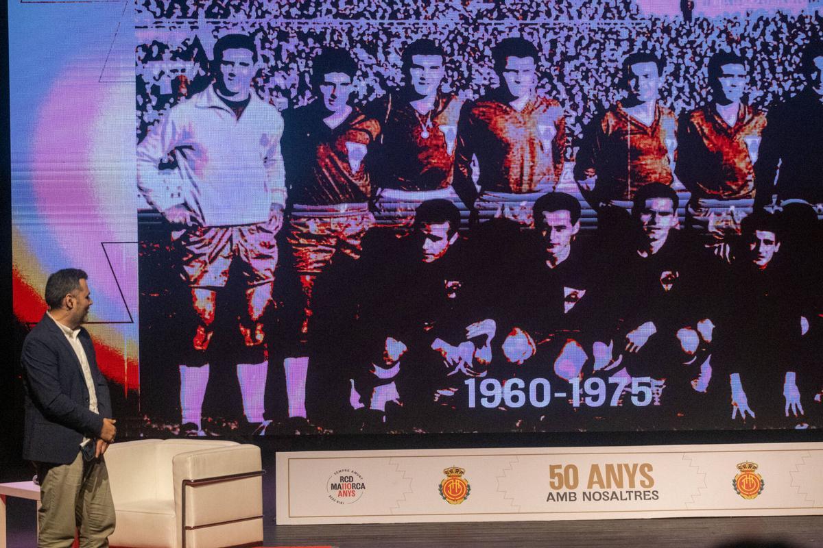 Sentido homenaje a los abonados del Mallorca con más de medio siglo de fidelidad.