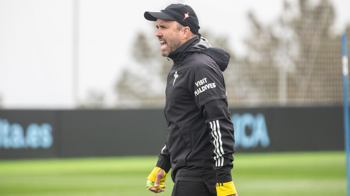 Eduardo Coudet, durante un entrenamiento en Mos