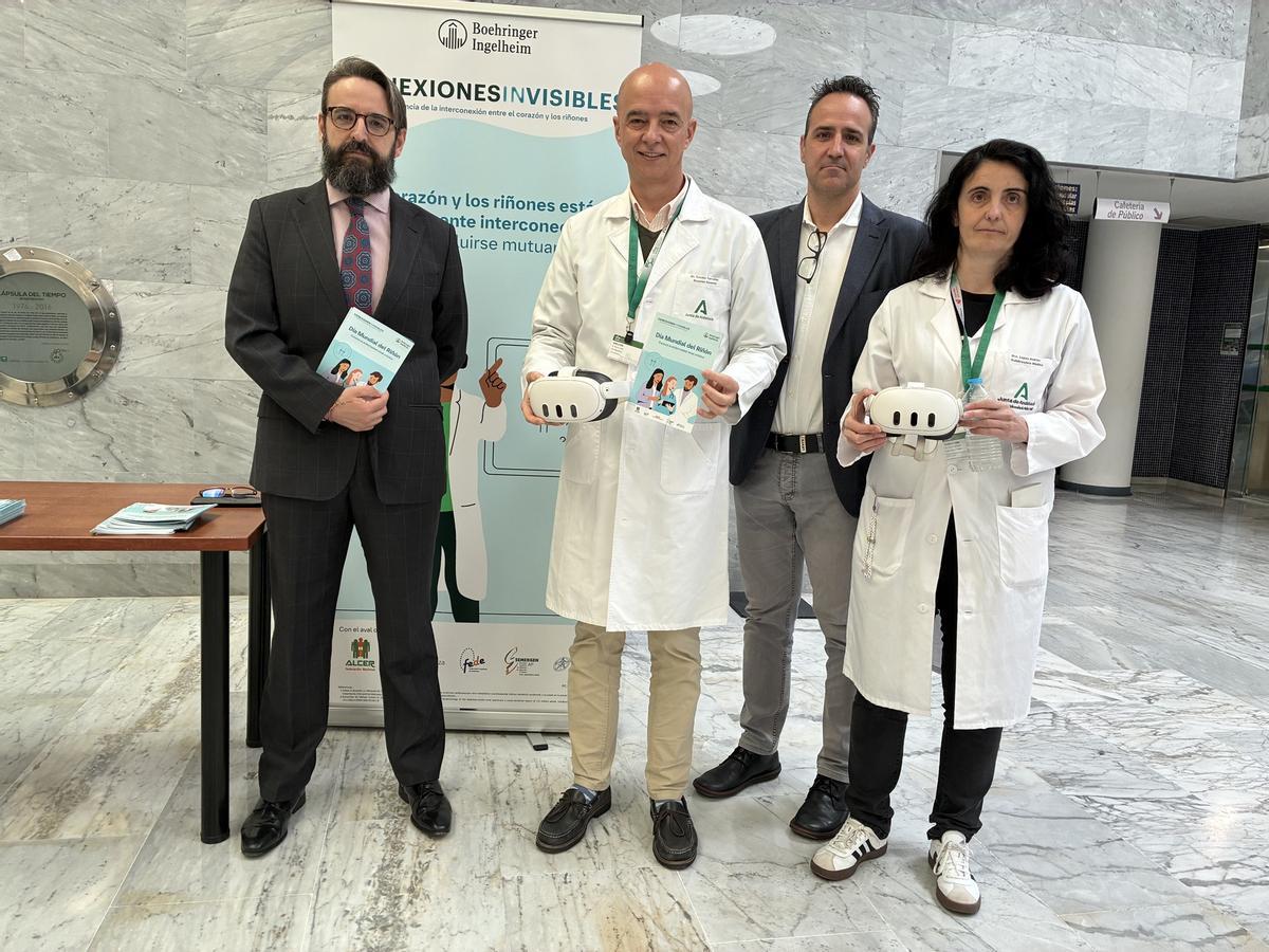 Visita al estand de realidad virtual de la enfermedad renal en el hospital Reina Sofía de Córdoba.