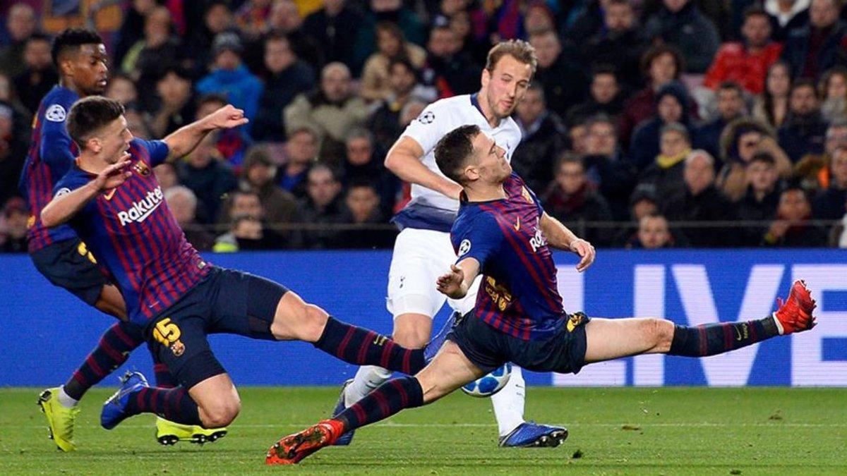 Thomas Vermaelen fue titular la temporada pasada ante el Tottenham