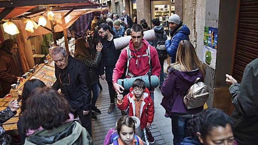 Els botiguers poden treure parada gratuïtament