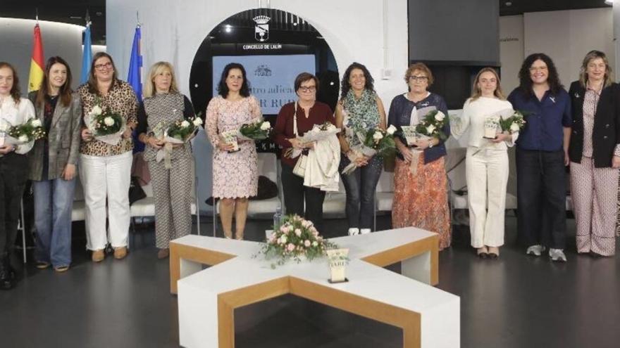 Participantes del foro, con políticos y la organización. | Bernabé/Ángel Abeledo