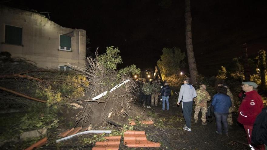 Un espectacular tornado afecta los alrededores de Roma