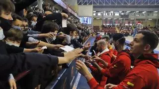 La selección española de baloncesto vive una jornada de pasión juvenil