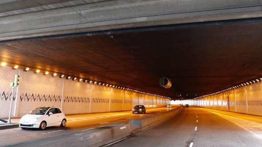 El túnel de Beiramar, donde se pretende reforzar la cobertura. // J. Lores