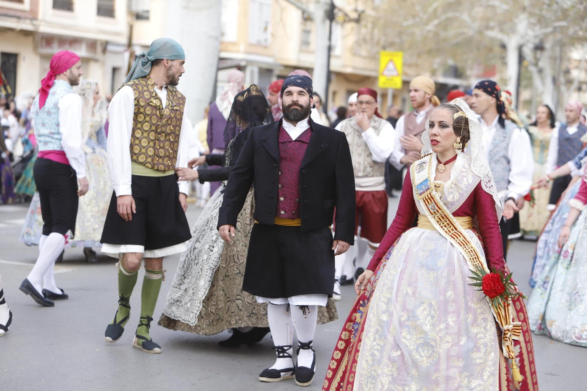 Multitudinaria Ofrenda fallera en Xàtiva