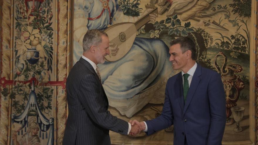 El Rey Felipe VI y Pedro Sánchez inician su despacho de verano en el Palacio de la Almudaina