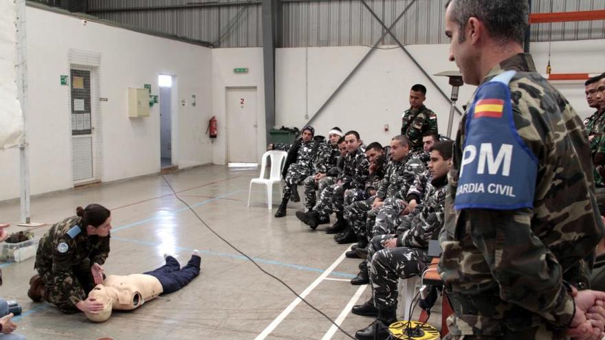 Ejercicios de policía militar con las fuerzas libanesas