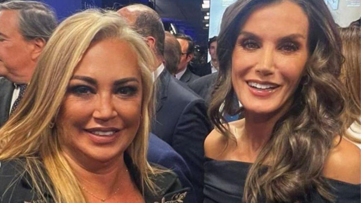 Belén Esteban junto a la reina Letizia
