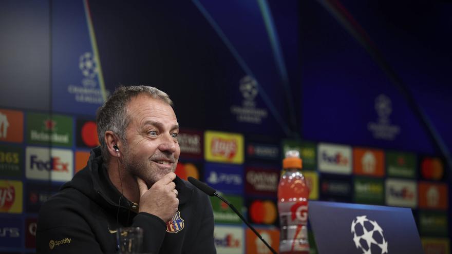 Flick: “De Jong es un profesional de los pies a la cabeza”