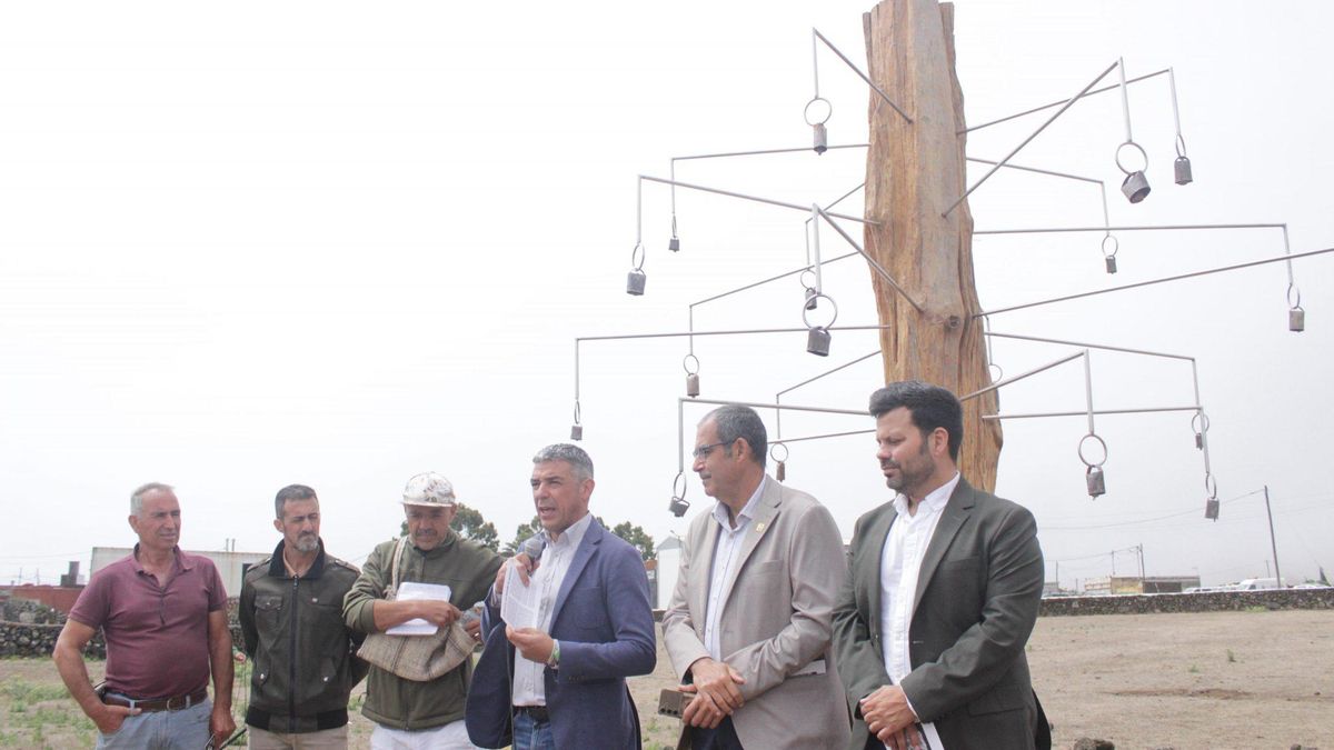 Inauguración de la escultura.