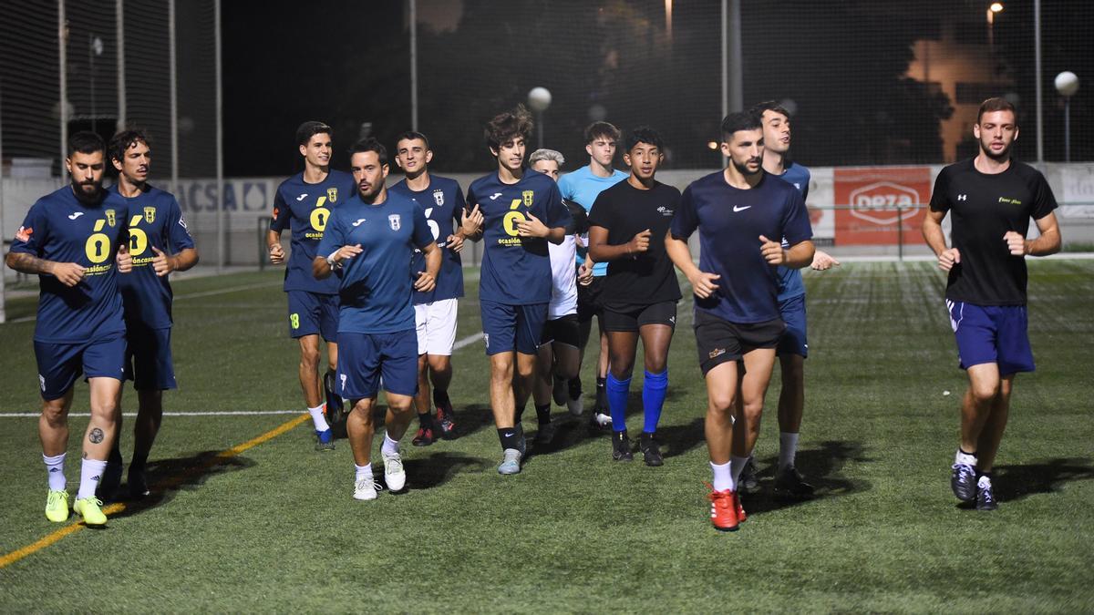 Jugadores del Ciudad Jardín, en un entrenamiento en Poniente.