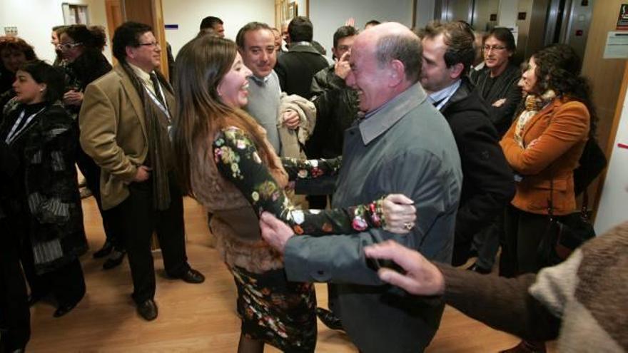La presidenta del PP de Elche, Mercedes Alonso, tras ganar la asamblea del 2012.