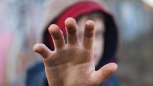 Quatre avisos diaris de violència sexual infantil