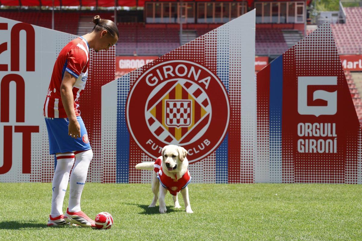Les imatges de les presentacions dels nous jugadors del Girona FC Morante i Izan