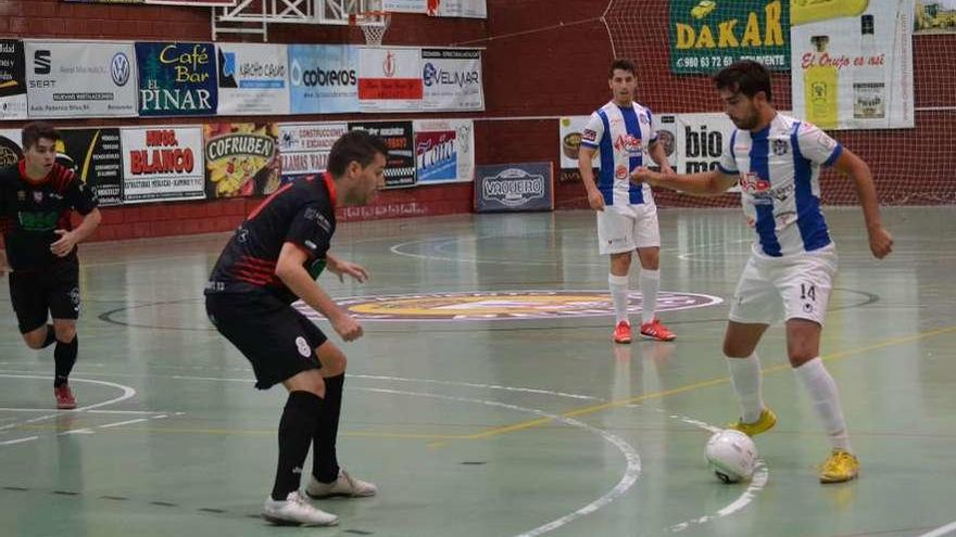 Un jugador benaventano, en un partido anterior.