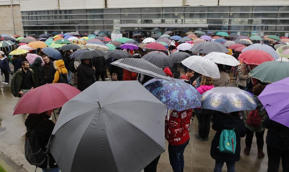 Asistentes a la concentración en la Praza da Estrela