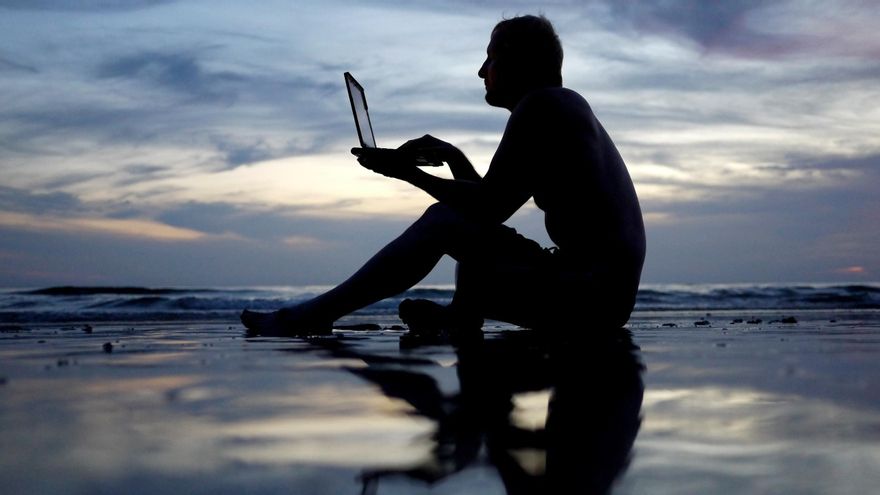 Eigentlich ist Urlaub angesagt - doch der Kopf bleibt doch im Arbeitsmodus? Am besten lässt man den geschäftlichen Laptop zu Hause.