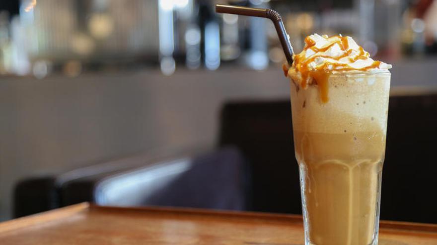 La BBC ha detectado bacterias fecales en bebidas frías de tres grandes cadenas de cafeterías.
