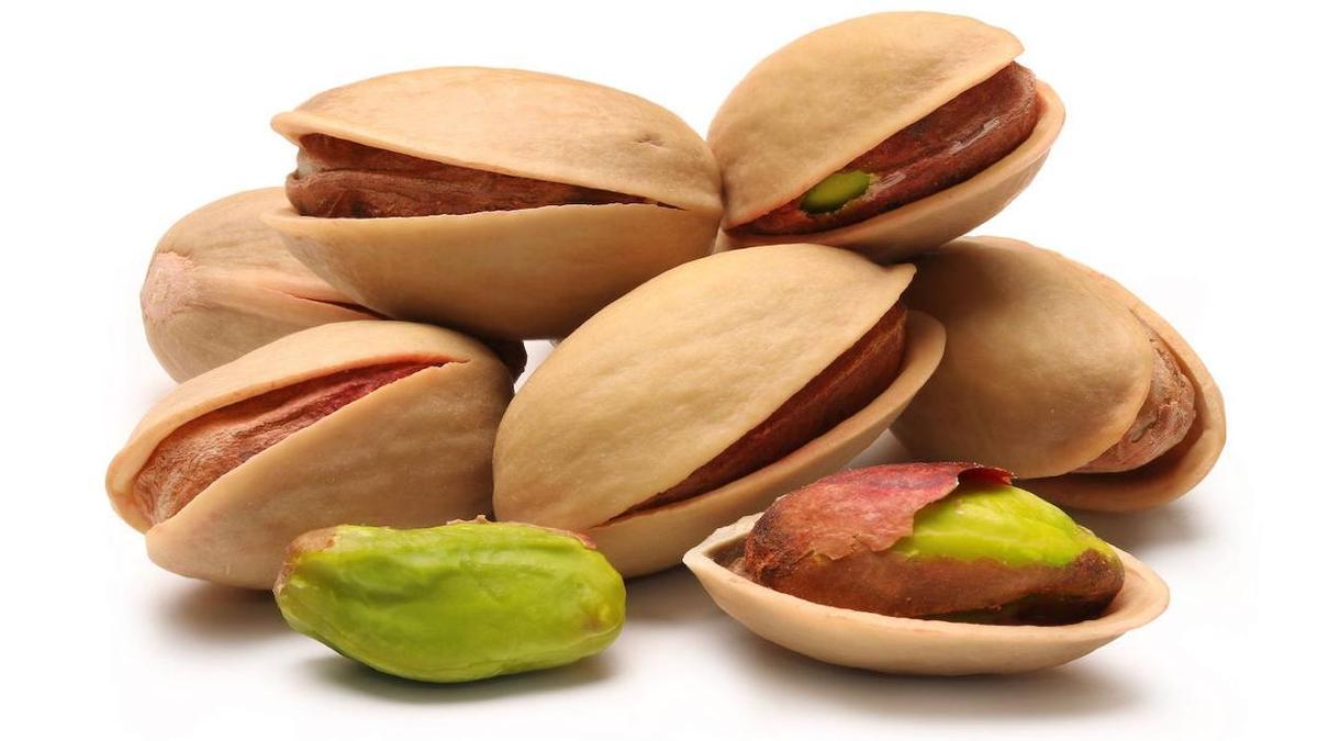 Los pistachos son frutos secos que contienen muchas proteínas y tienen tantos nutrientes como un huevo.