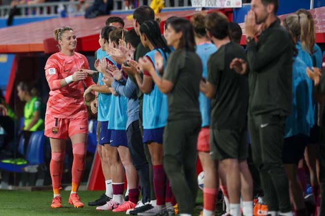 Liga F: FC Barcelona - Betis, el partido de despedida de Sandra Paños, Mariona Caldentey y Jonatan Giráldez, en imágenes