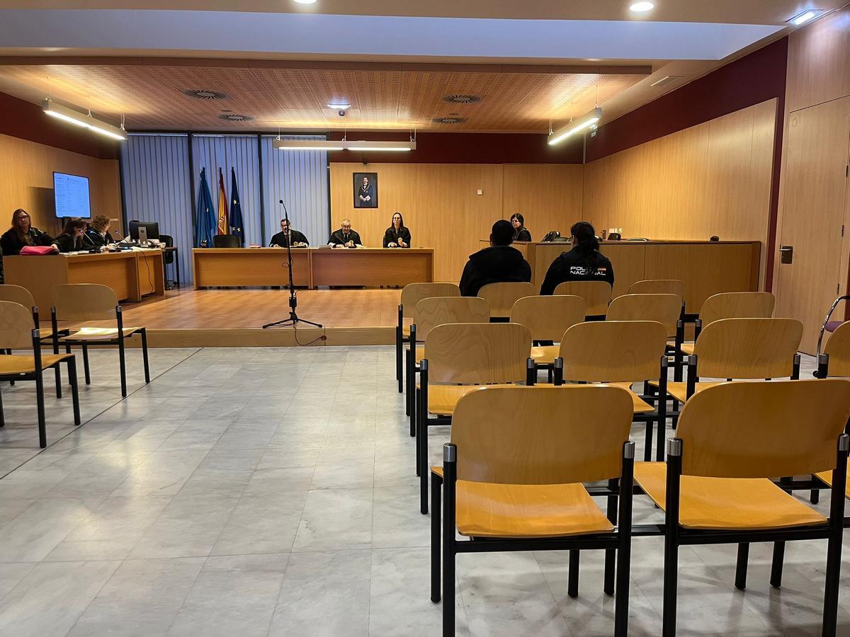 El acusado, esta mañana en la Audiencia Provincial