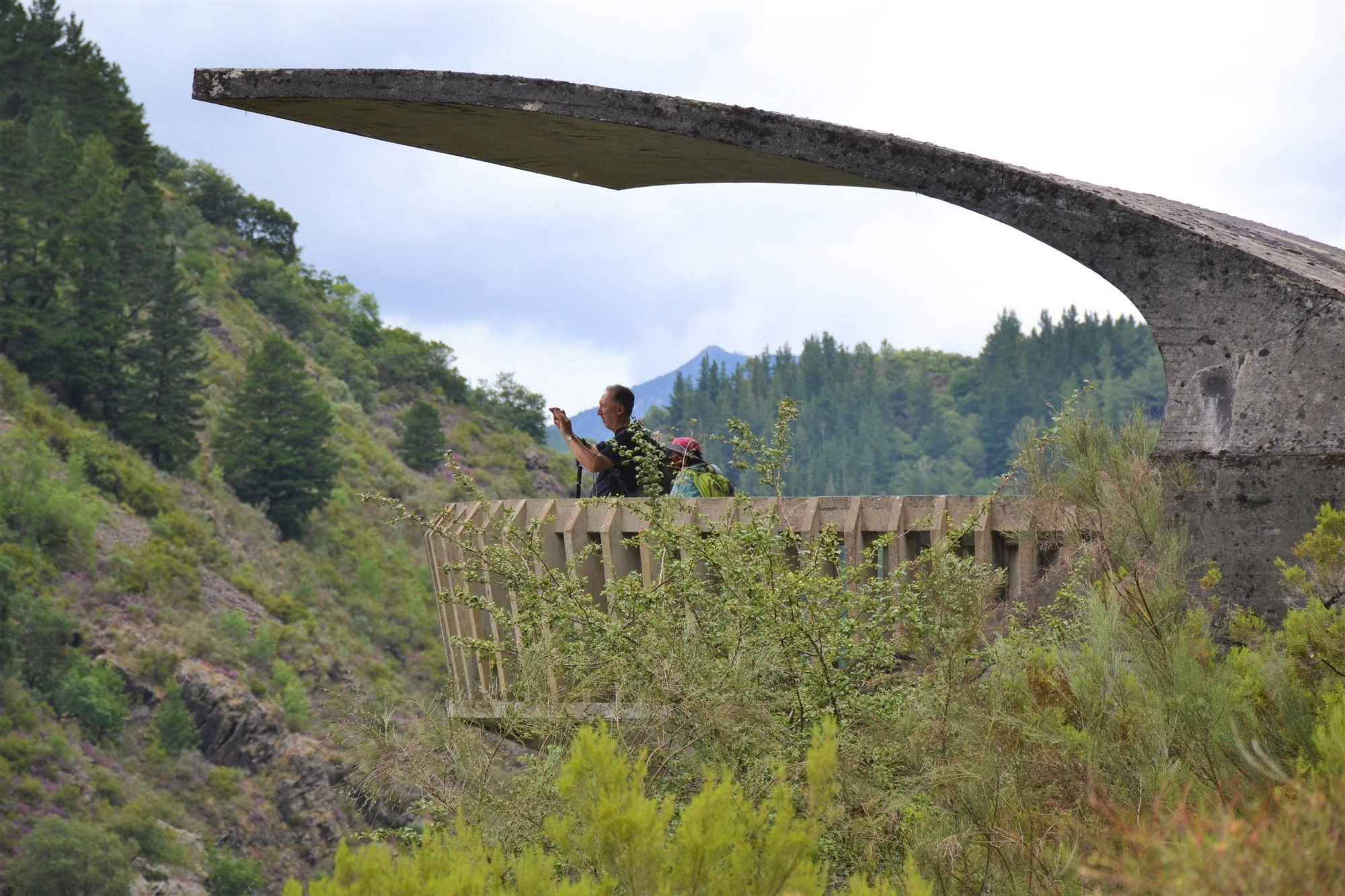 EN IMÁGENES: Dos miradas sobre el gran embalse de Grandas de Salime