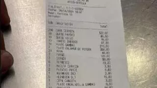 La "merienda" de unos aficionados del Athletic antes de la final de Copa se vuelve viral: 300 cervezas, cubatas y una cuenta de más de 2.000 euros