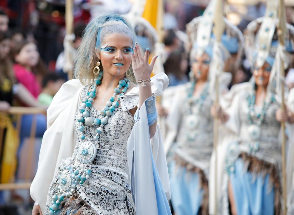 El bando de la media luna ofreció un majestuoso espectáculo en el segundo gran desfile de los Moros y Cristianos de la ciudad